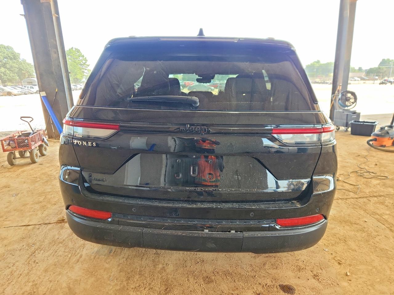 2024 JEEP GRAND CHEROKEE LAREDO 4X4