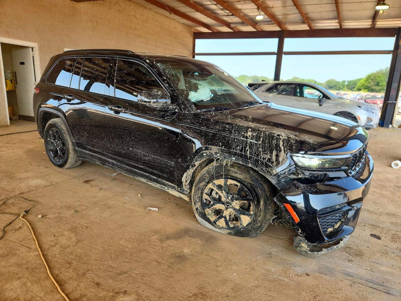 2024 JEEP GRAND CHEROKEE LAREDO 4X4