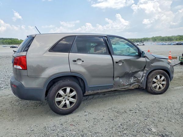 2013 KIA SORENTO Base / LX