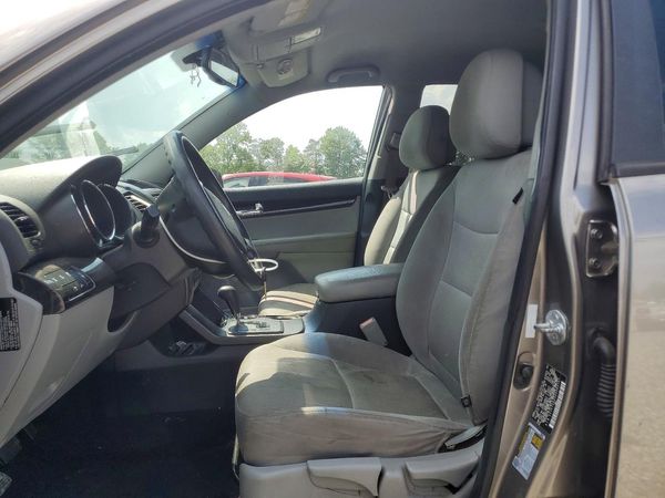 2013 KIA SORENTO Base / LX