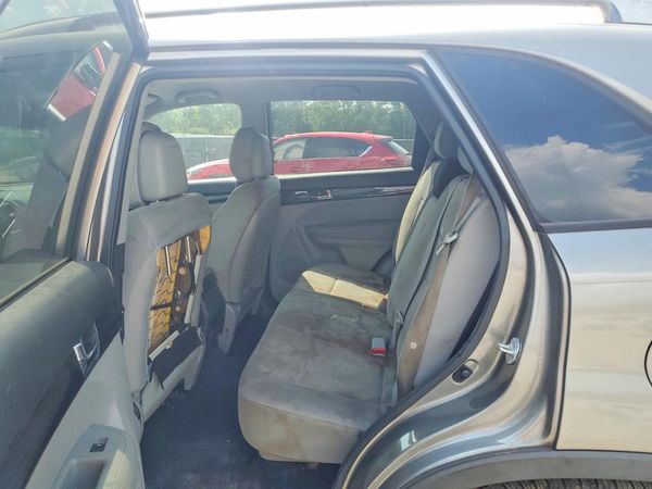 2013 KIA SORENTO Base / LX