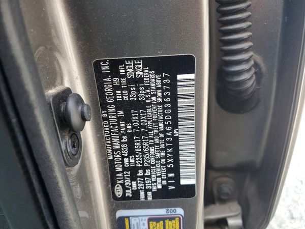 2013 KIA SORENTO Base / LX