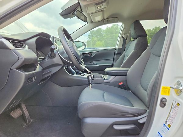 2020 TOYOTA RAV4 LE HV