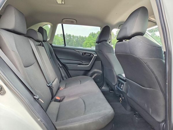 2020 TOYOTA RAV4 LE HV