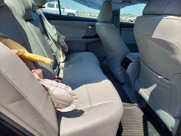 2016 TOYOTA CAMRY