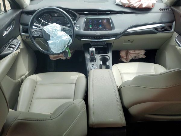 2019 CADILLAC XT4 Luxury