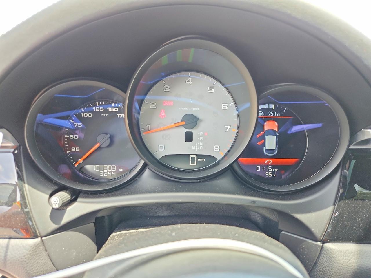 2015 PORSCHE MACAN
