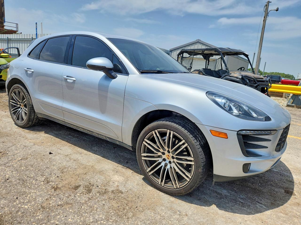 2015 PORSCHE MACAN