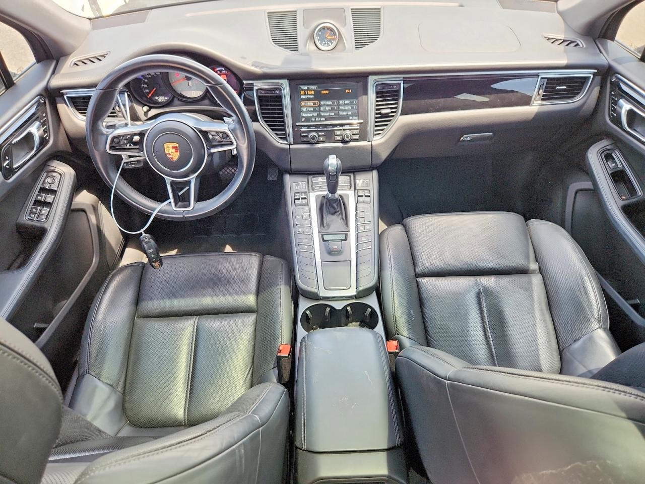 2015 PORSCHE MACAN