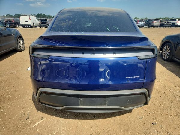 2026 TESLA MODEL Y