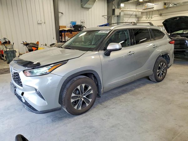 2020 TOYOTA HIGHLANDER XLE