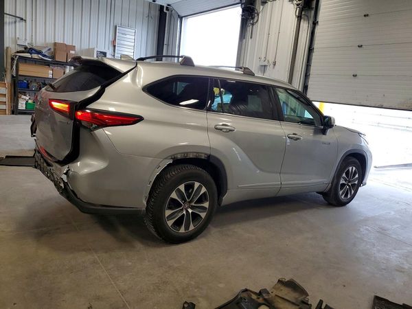 2020 TOYOTA HIGHLANDER XLE