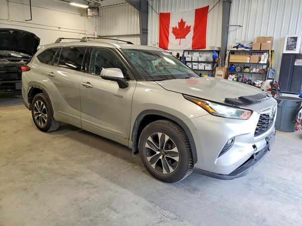 2020 TOYOTA HIGHLANDER XLE