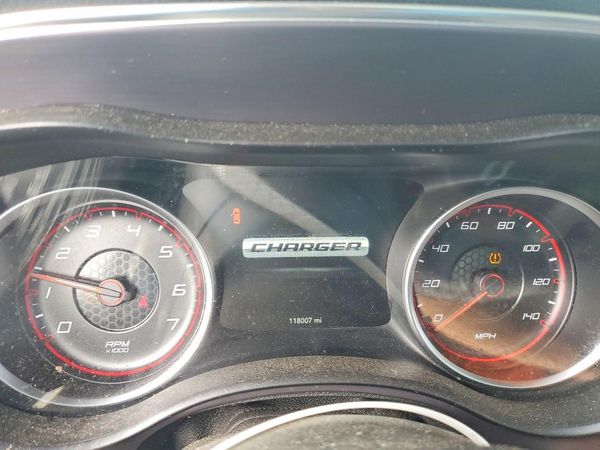 2016 DODGE CHARGER SE