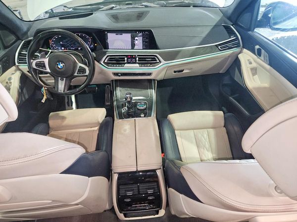 2022 BMW X7 M50i