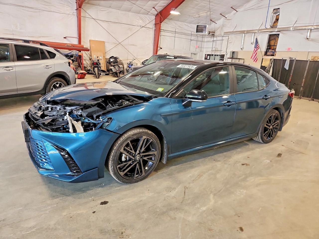 2025 TOYOTA CAMRY — Front 3/4