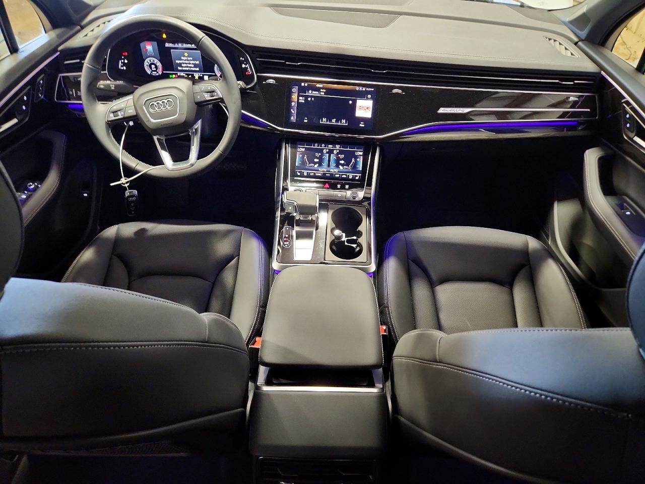2025 AUDI Q7 quattro Premium Plus