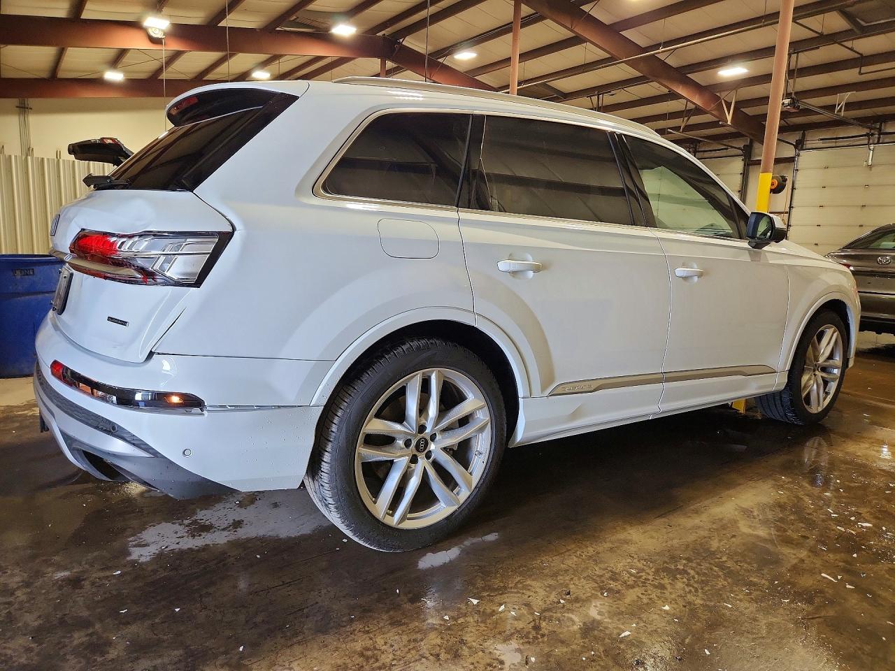 2025 AUDI Q7 quattro Premium Plus