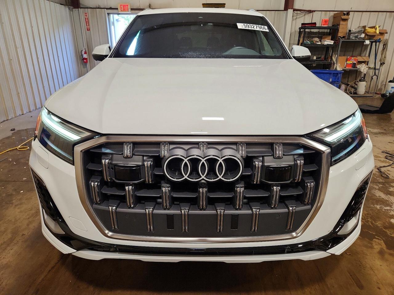 2025 AUDI Q7 quattro Premium Plus