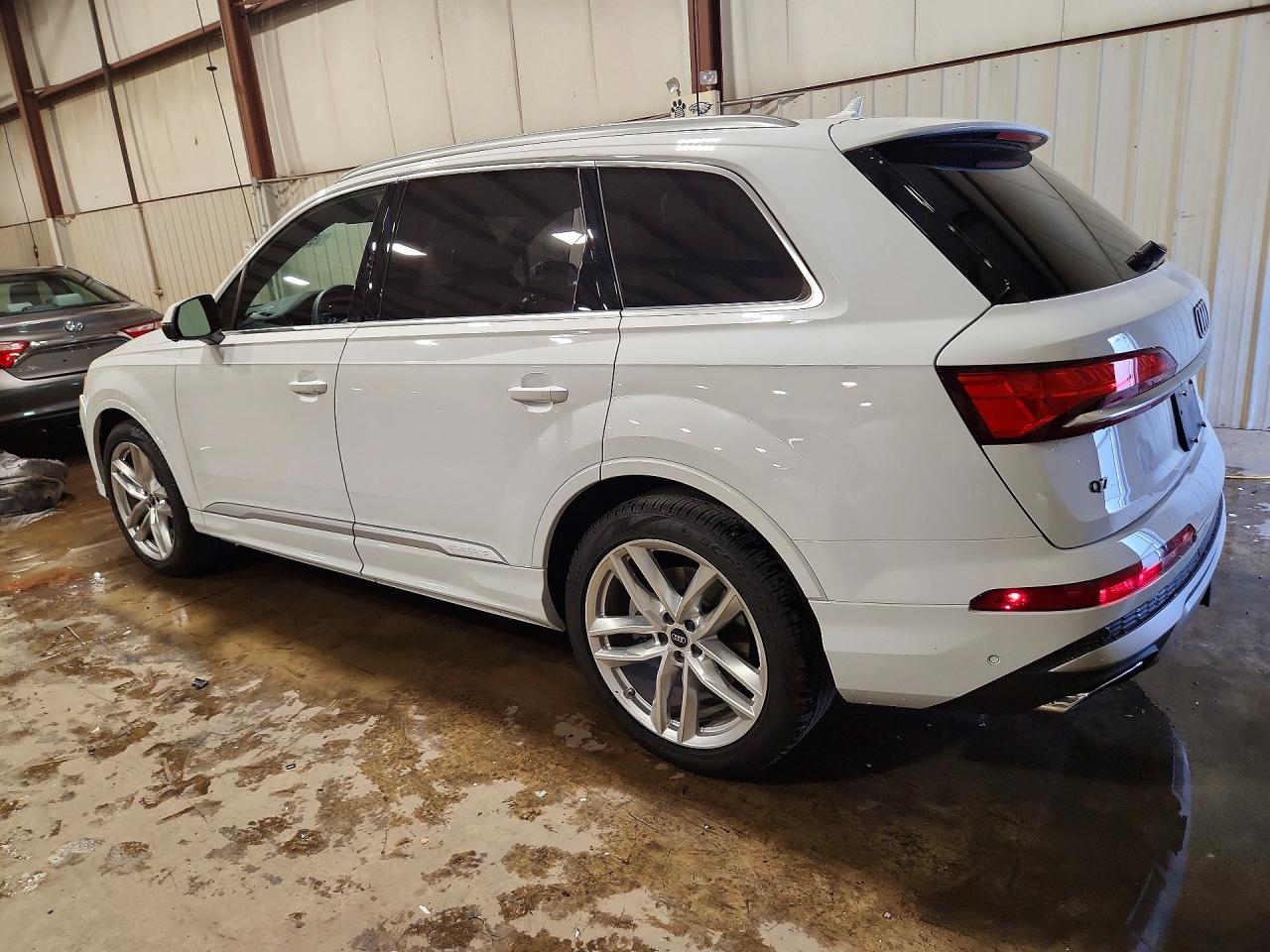 2025 AUDI Q7 quattro Premium Plus