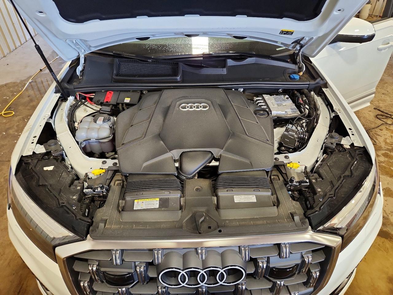 2025 AUDI Q7 quattro Premium Plus