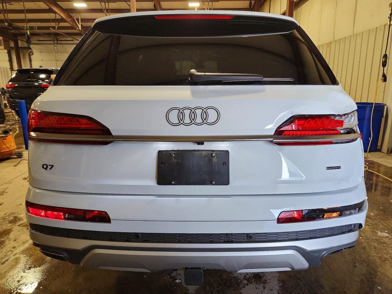 2025 AUDI Q7 quattro Premium Plus