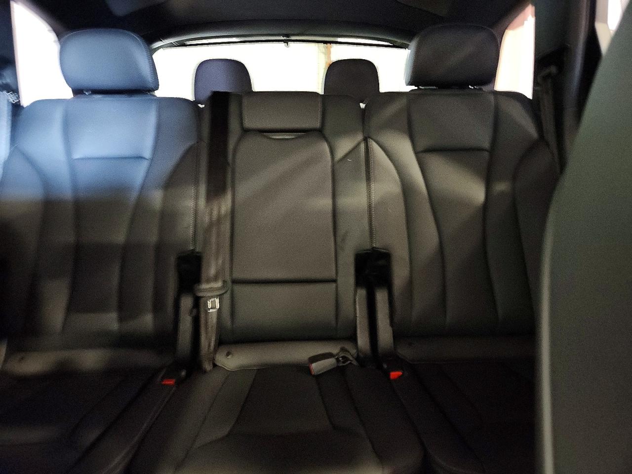 2025 AUDI Q7 quattro Premium Plus