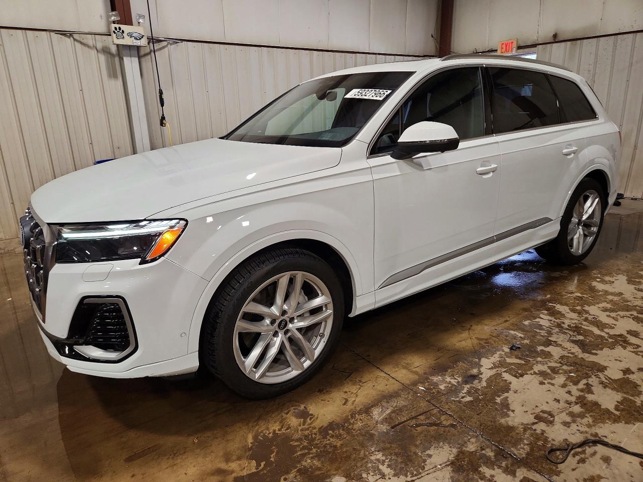 2025 AUDI Q7 quattro Premium Plus