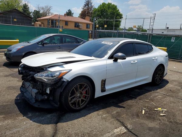 2019 KIA STINGER GT2