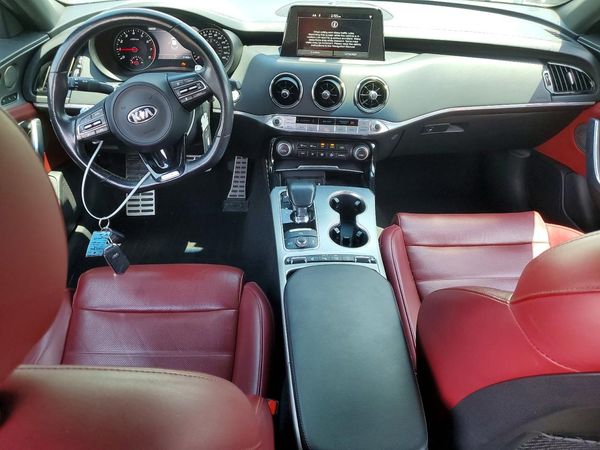 2019 KIA STINGER GT2