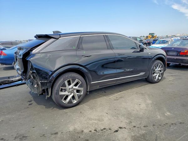 2025 CADILLAC OPTIQ Luxury 1