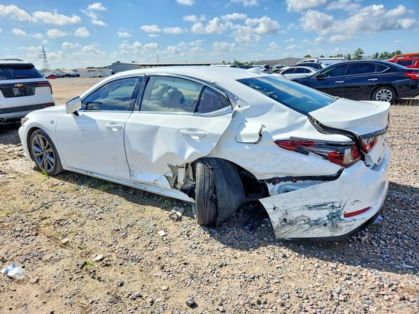 2019 LEXUS ES