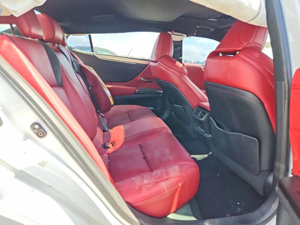 2019 LEXUS ES