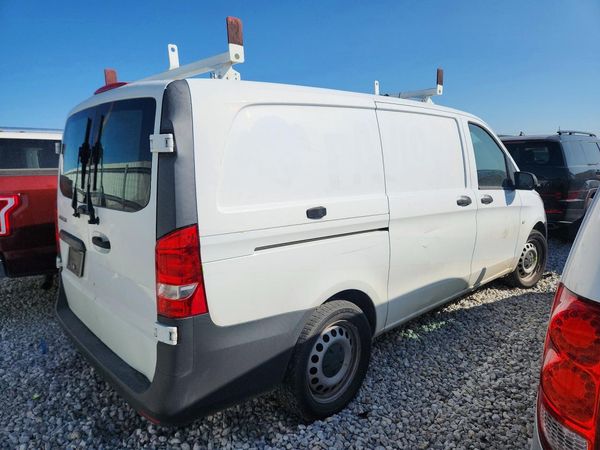 2019 MERCEDES-BENZ METRIS