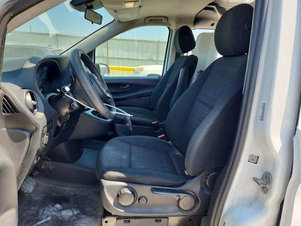 2019 MERCEDES-BENZ METRIS