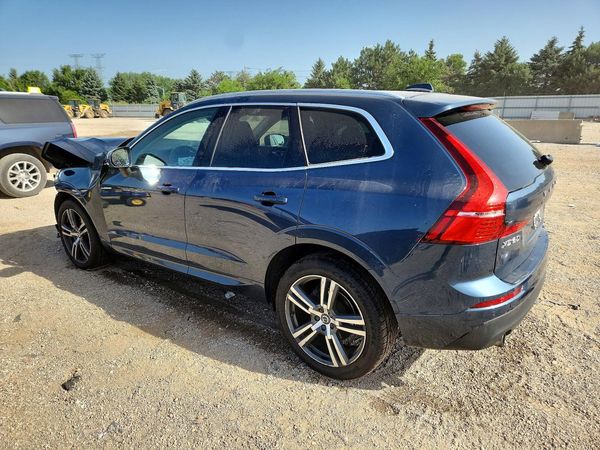 2020 VOLVO XC60 Momentum