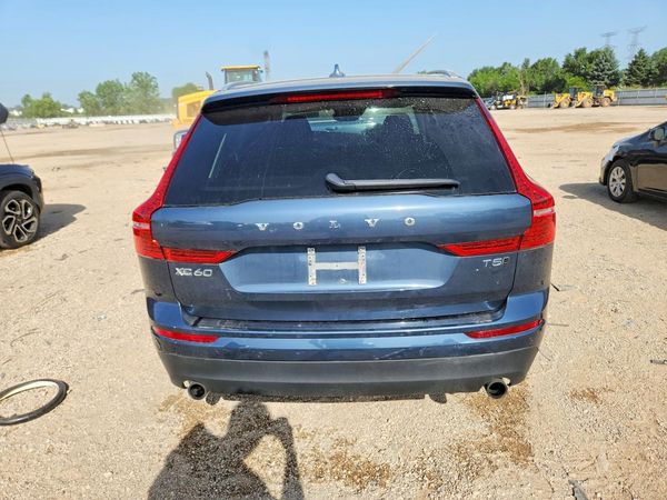 2020 VOLVO XC60 Momentum