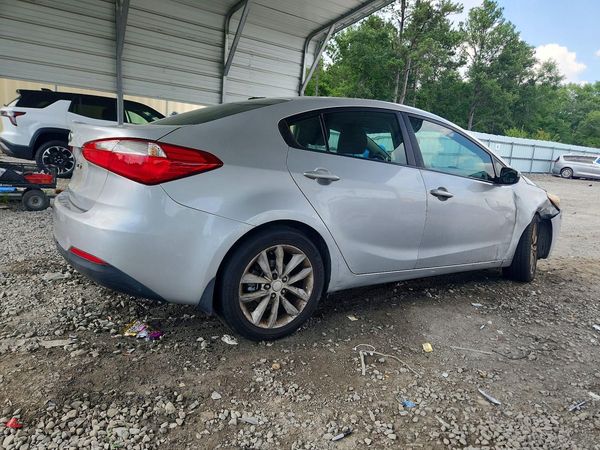 2016 KIA FORTE GL (Middle-Low Grade)