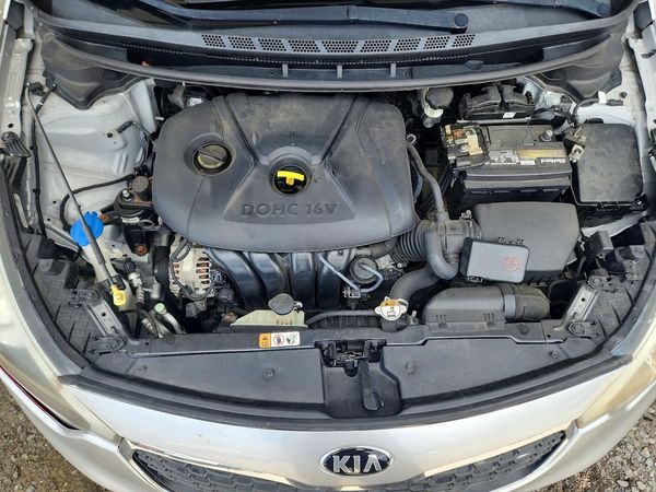 2016 KIA FORTE GL (Middle-Low Grade)