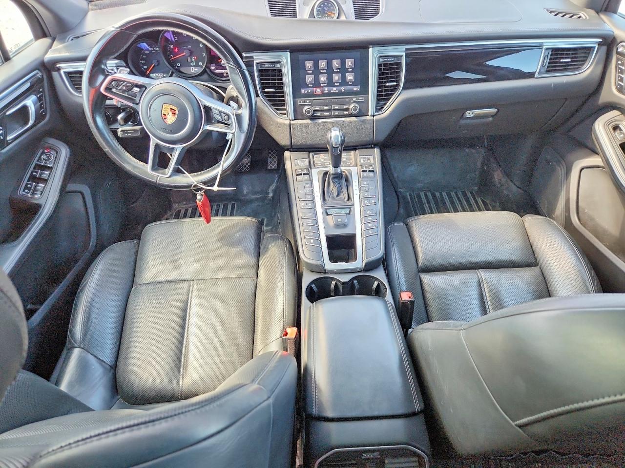 2018 PORSCHE MACAN