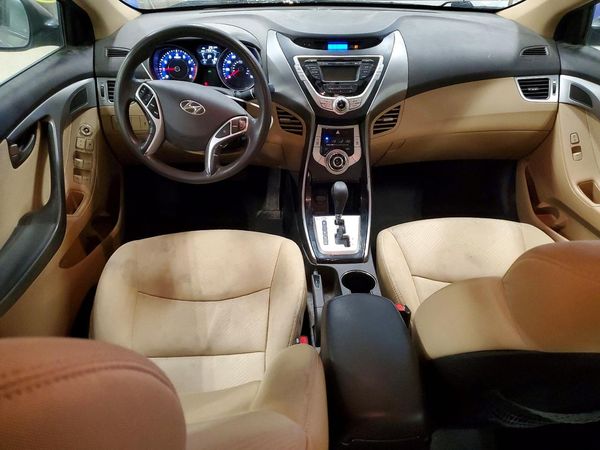 2012 HYUNDAI ELANTRA