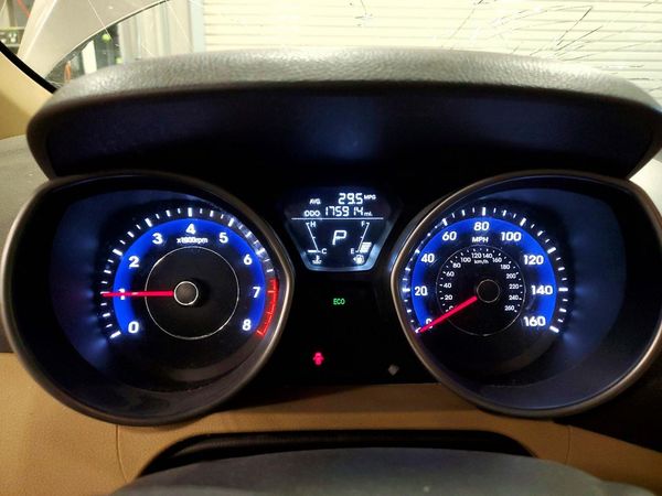 2012 HYUNDAI ELANTRA