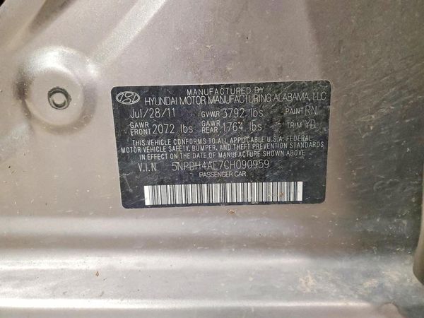 2012 HYUNDAI ELANTRA