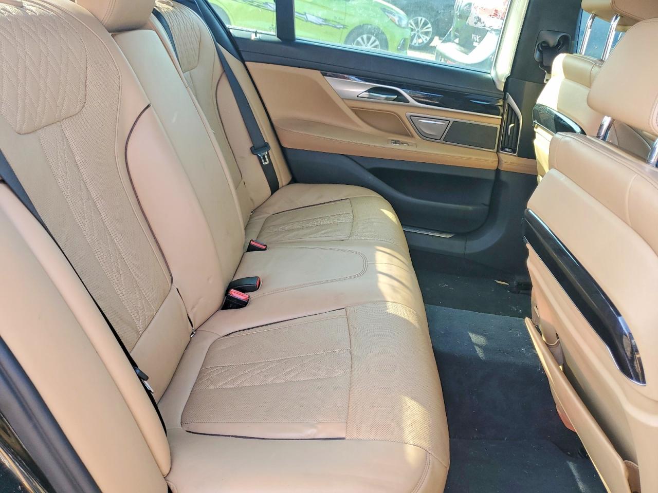 2016 BMW 750 xDrive