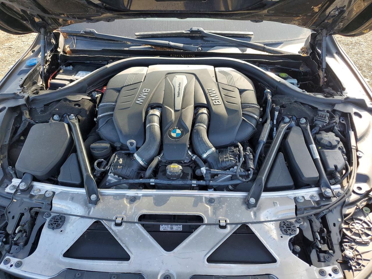 2016 BMW 750 xDrive
