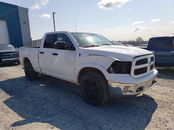 2018 RAM 1500 SLT