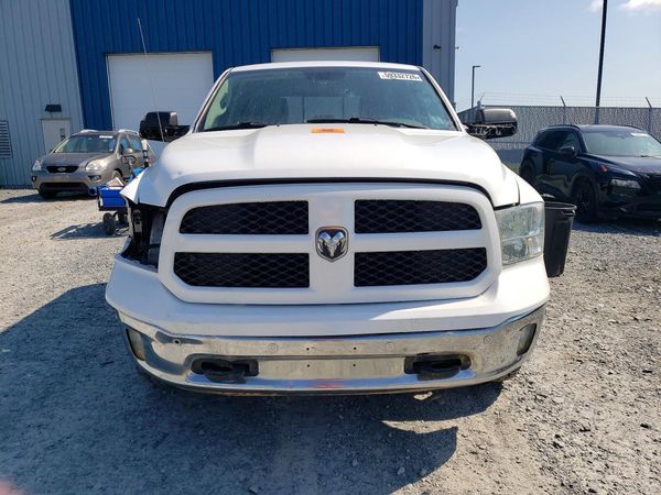 2018 RAM 1500 SLT
