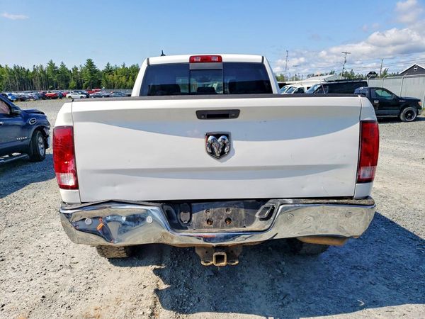 2018 RAM 1500 SLT