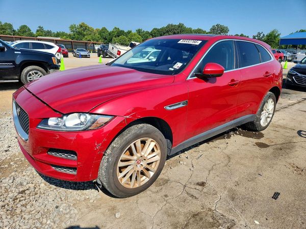 2020 JAGUAR F-PACE Prestige — Front 3/4