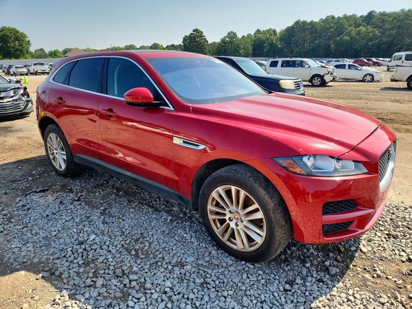 2020 JAGUAR F-PACE Prestige — Passenger 3/4